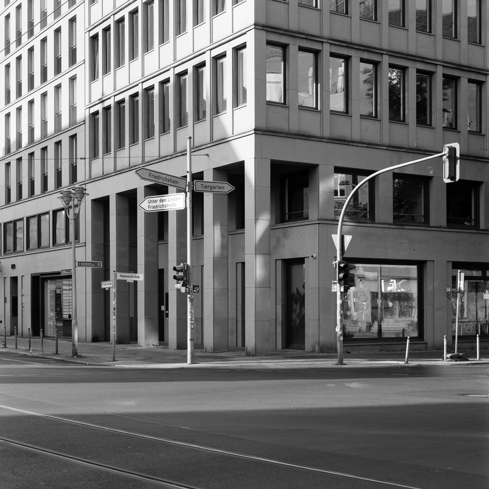 2024 Friedrichstraße – Fotostrecke, Dokumentarfotografie von Andreas Muhs
